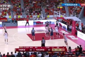 这配合真漂亮！廖三宁击地妙传喂饼，焦泊乔接球双手暴力重扣！