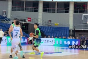 美国杨毅：为了得到小卡快船下了血本 他逼着球队换来保罗·乔治